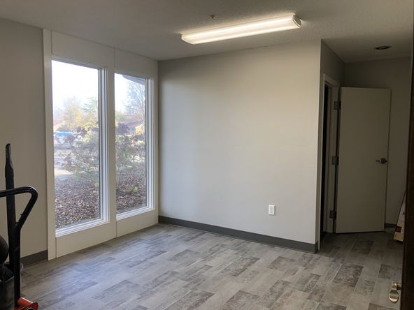 Medical/ Professional Office : 360 Plaza Drive, Suite 1B, Columbus, IN 47201
